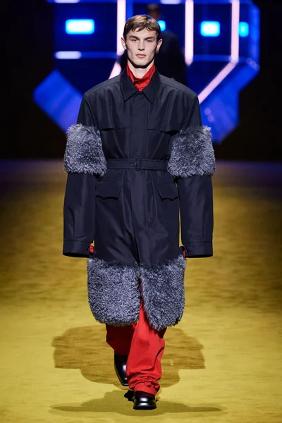 Look 40